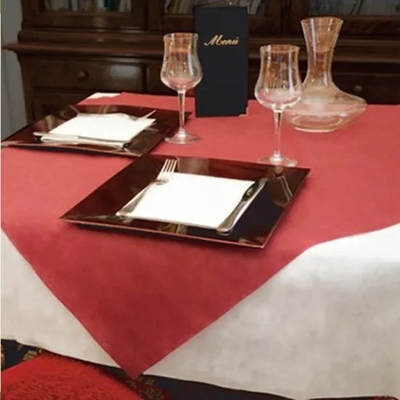 PPレストランのための非編まれたDinningのテーブル掛けの防水テーブル クロス ロール